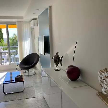 Apartment Ancre Bleue***, 1ere Ligne Plage, Piscine, Clim. La Grande-Motte